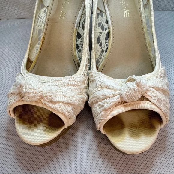 American Eagle Krissy Crochet Lace Peep Toe Wedge  Women Size 6.5 - Picture 6 of 11